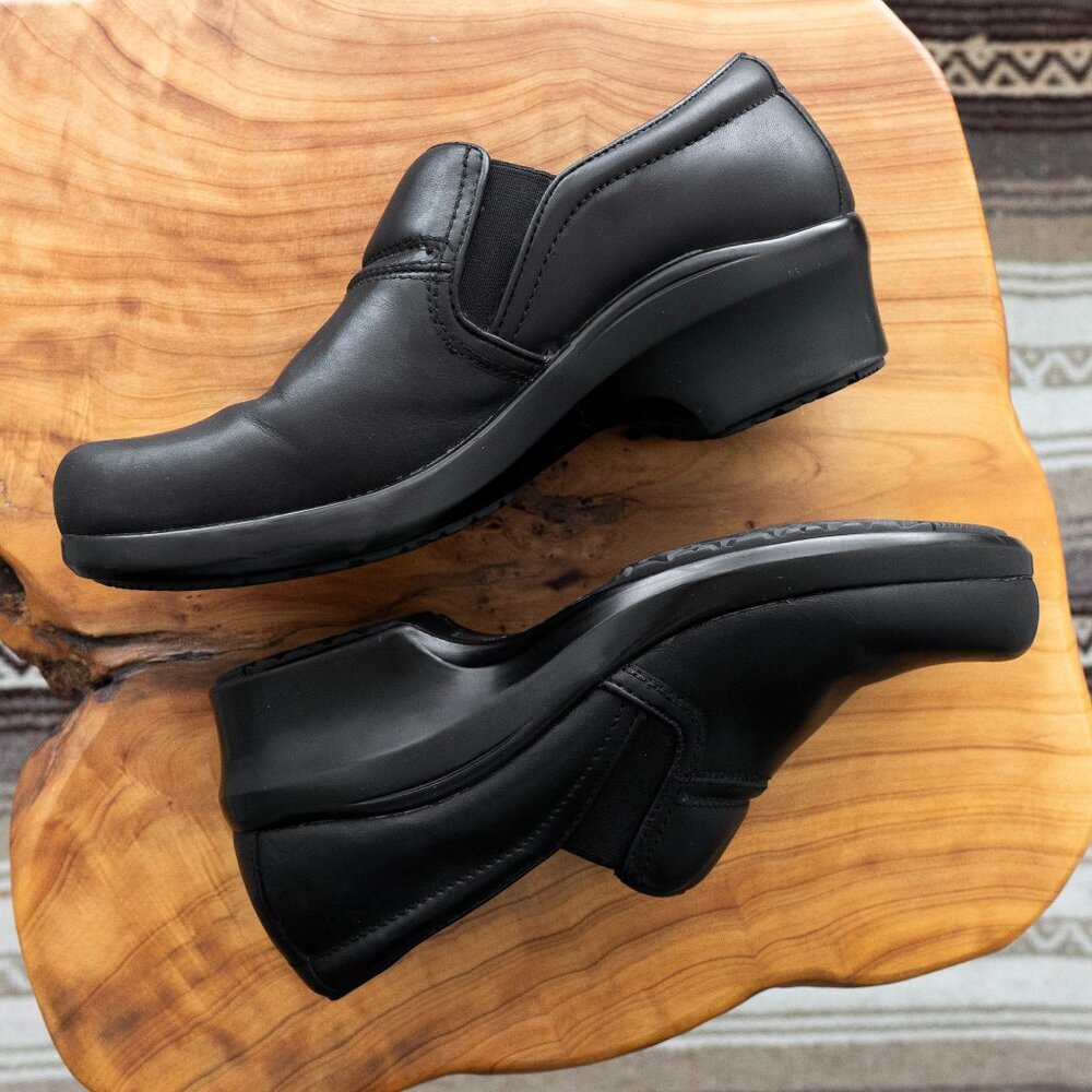 Ariat Black Leather Clogs Size 10 Nurse Shoes - Picture 2 of 6